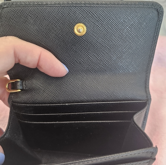 Prada | Saffiano Metal Leather Logo Compact Wallet - Picture 9 of 10